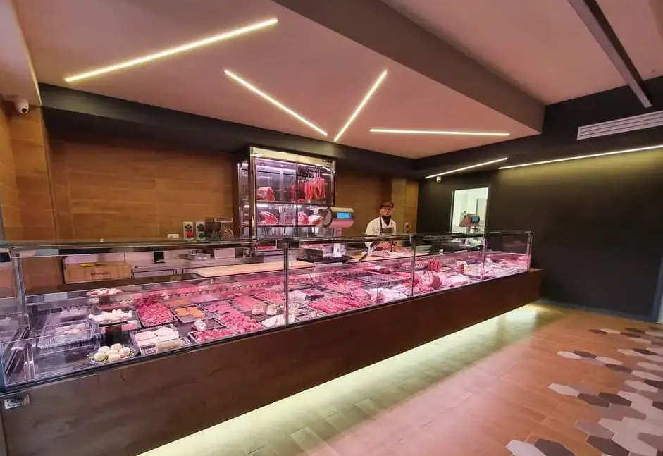 Vitrine boucherie et charcuterie