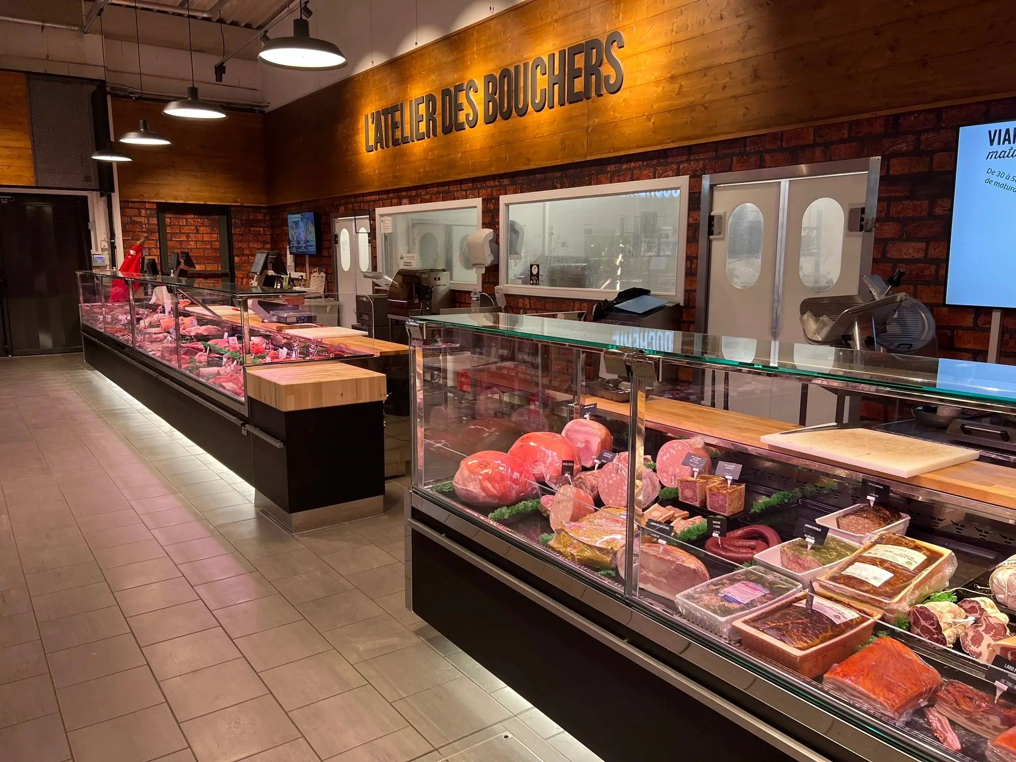 Vitrine boucherie et charcuterie