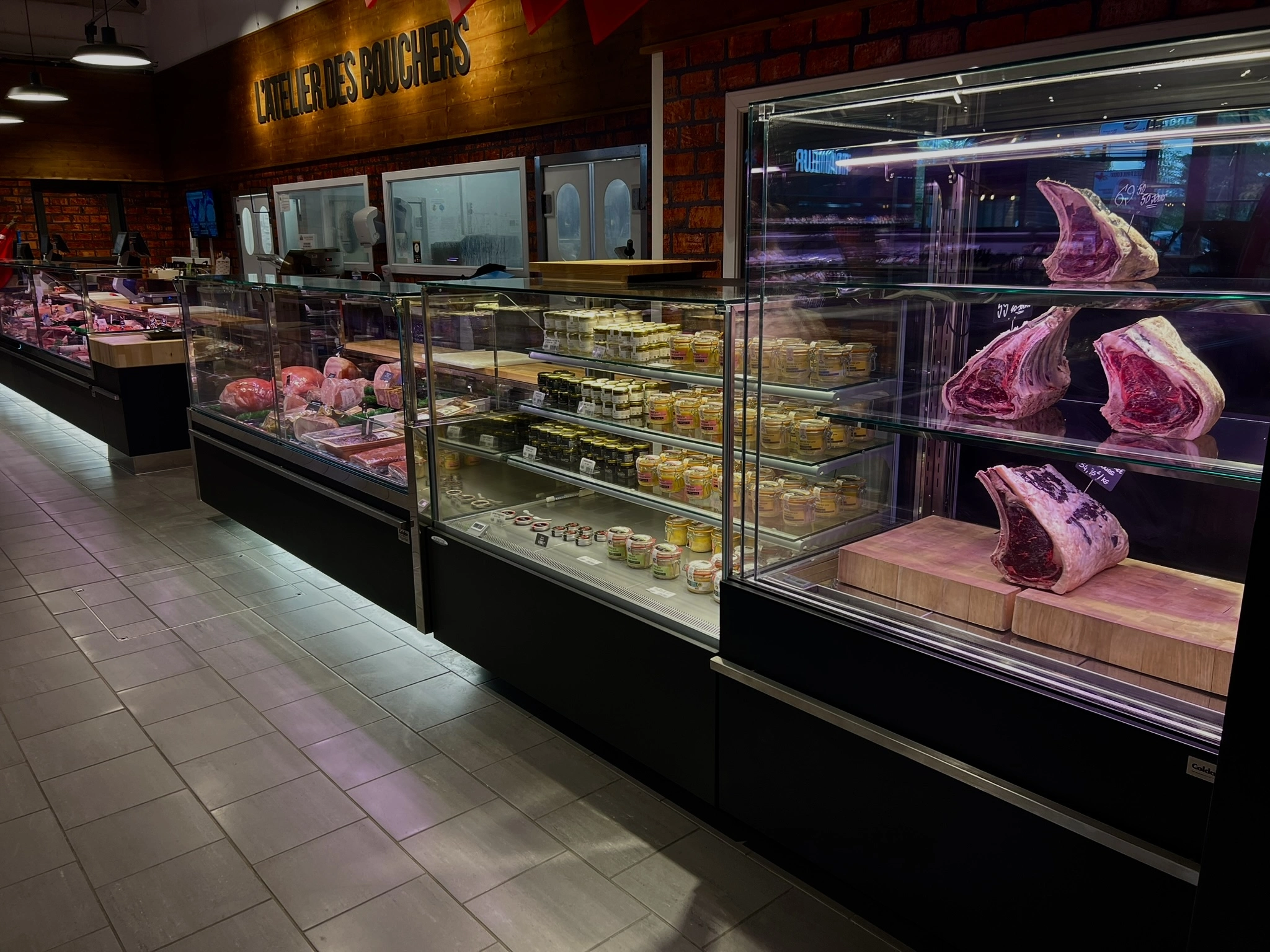 Vitrine boucherie et charcuterie