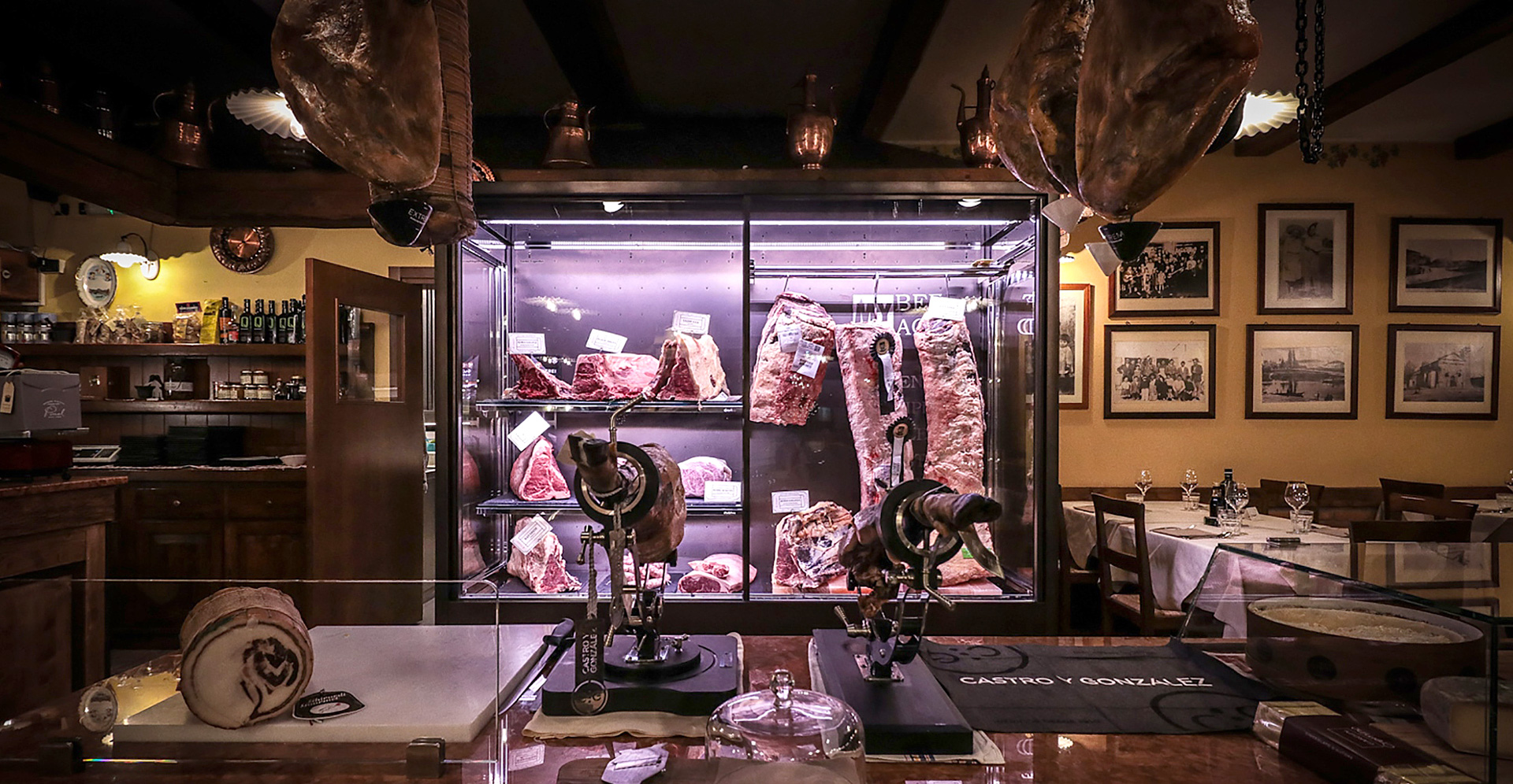 Vitrine boucherie et charcuterie
