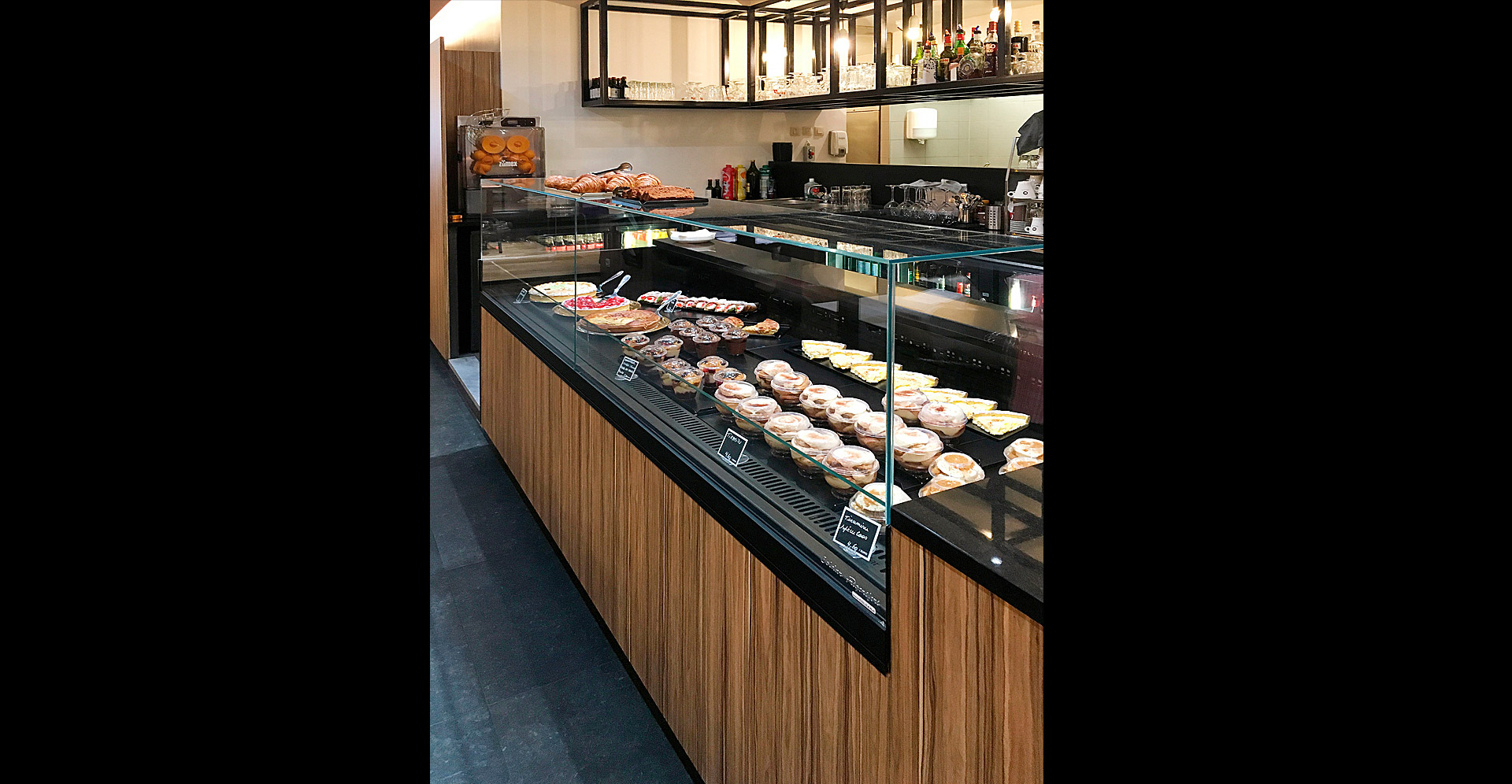 Vitrine boulangerie et patisserie