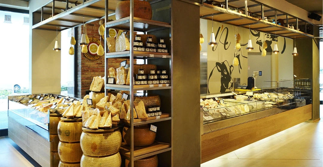 Vitrine fromagerie et crèmerie