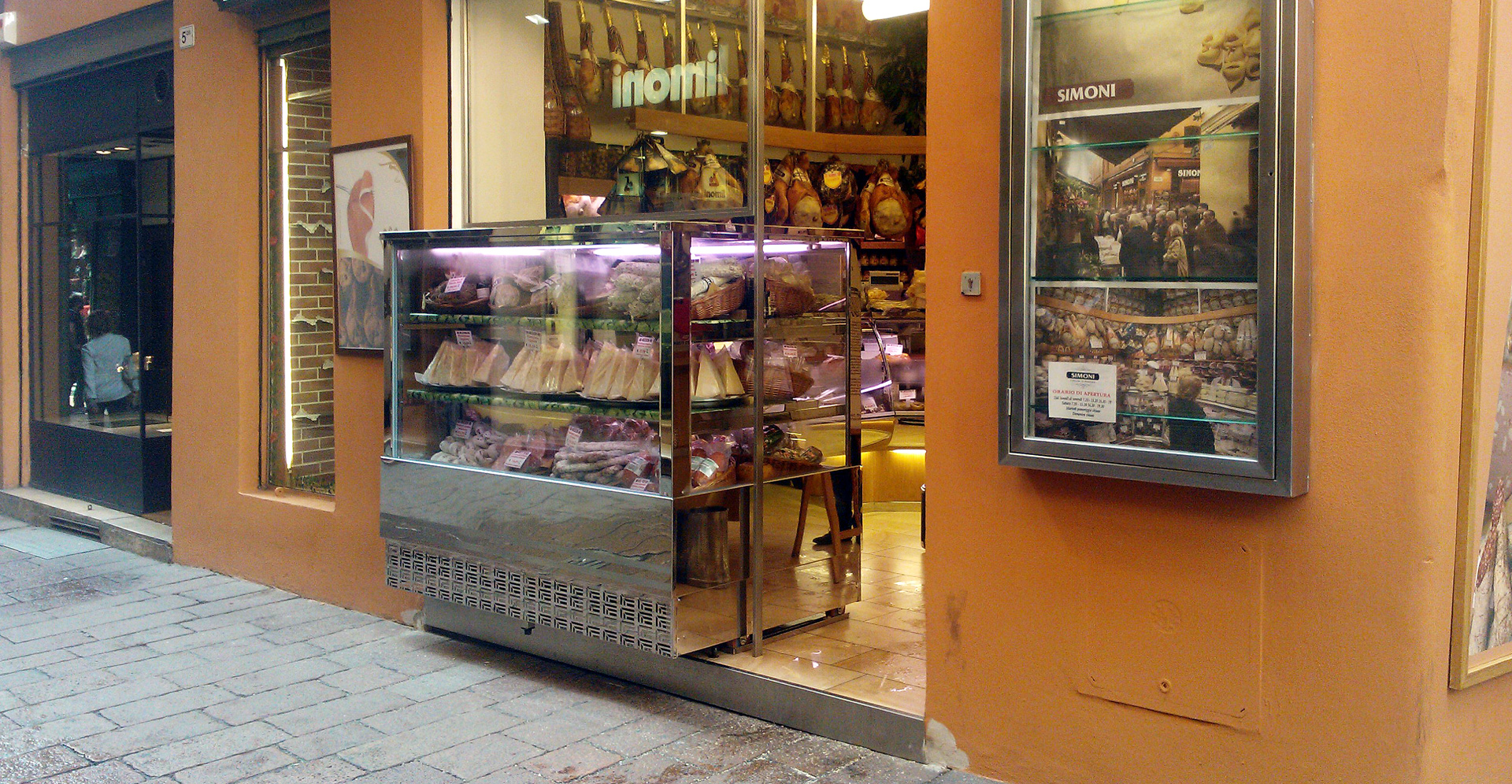 Vitrine fromagerie et crèmerie