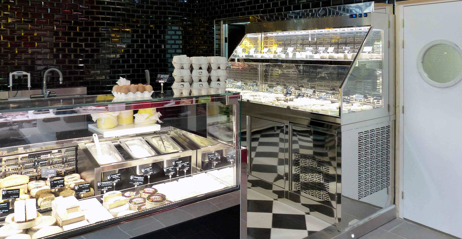 Vitrine fromagerie et crèmerie