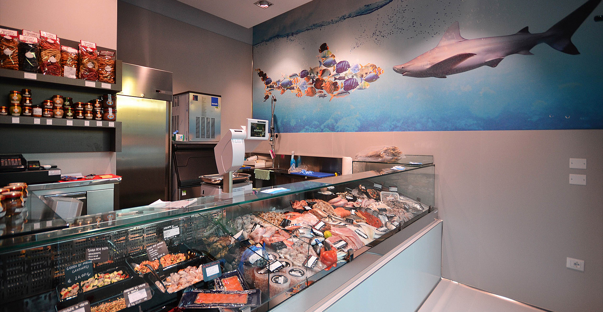 Vitrine poissonnerie