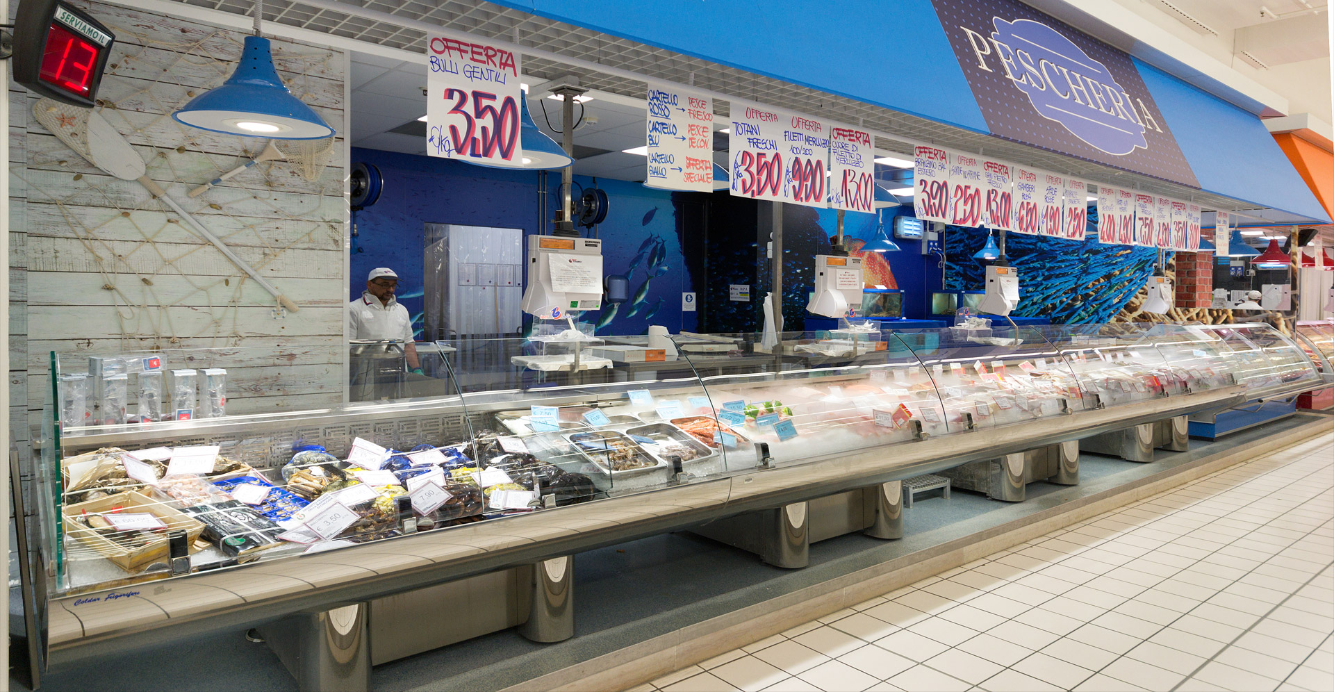 Vitrine poissonnerie