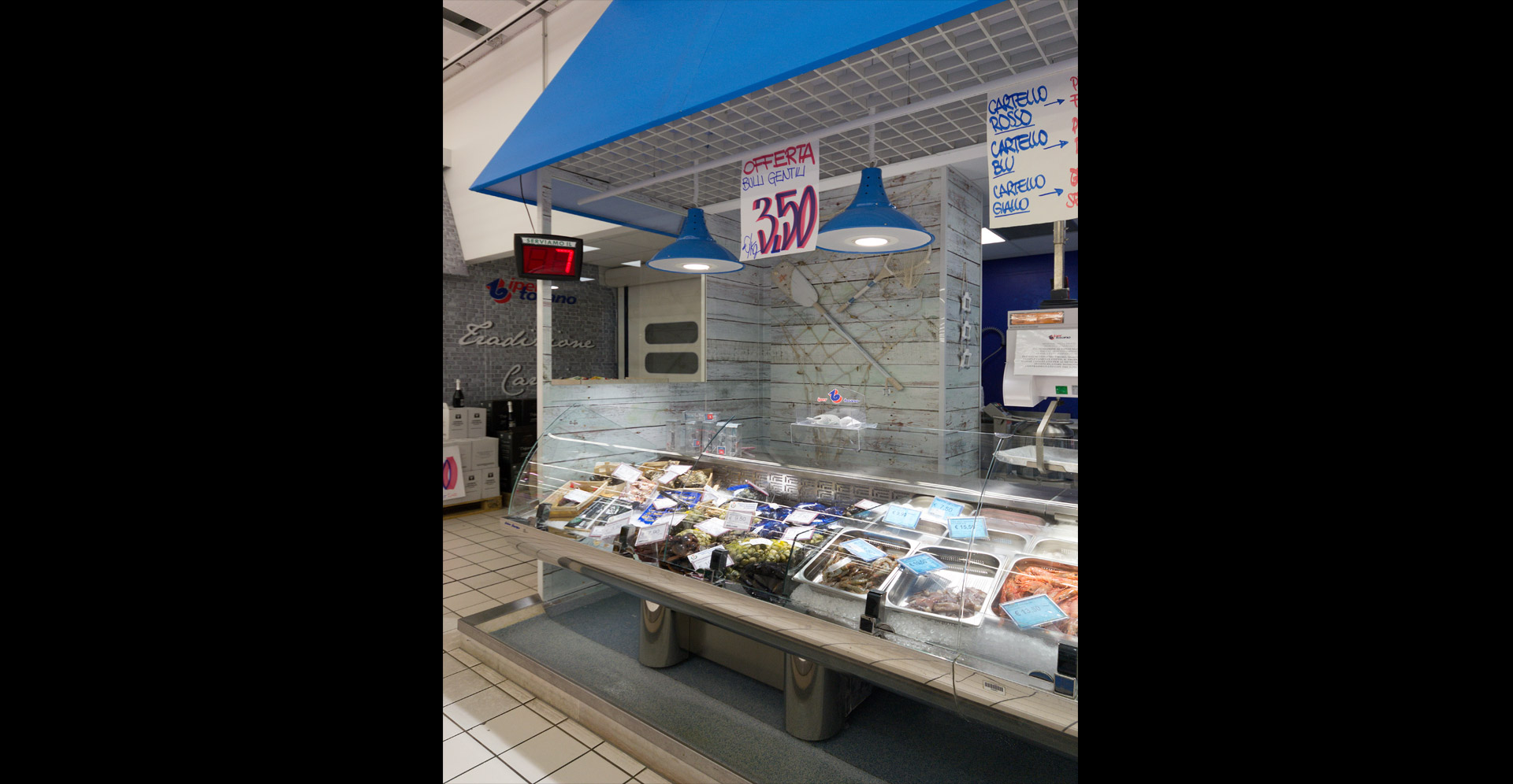 Vitrine poissonnerie